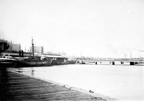 Queens Bridge